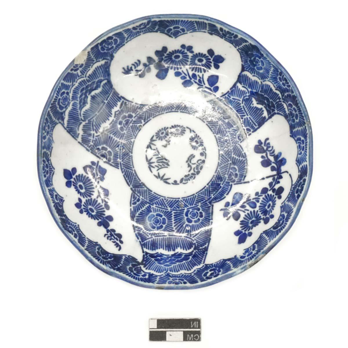 泡菜(namasu-zara), katagami模板装饰与三个朋友的冬天(Sho Chiku Bai)主题, 瓷.